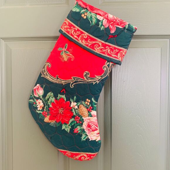 Set of 2 Handmade Christmas Stockings Repurposed Quilted Red Green Cream 17 Inch - Picture 3 of 6